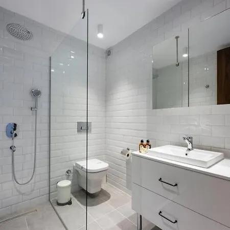 Beautiful Bright Spacious Patio 1Bd Home #170 * Istanbul